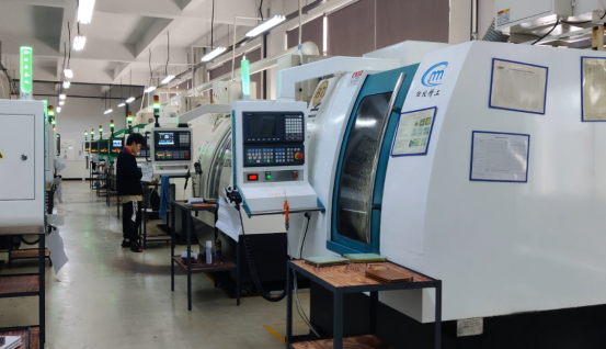 會昌 “五一”假期不停工，企業生產忙，技術服務強